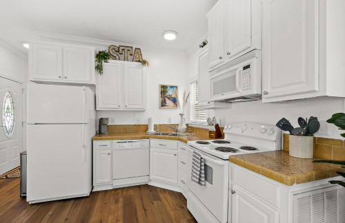 Treetop Cottage - 3 blocks from Historic District - Foto 7