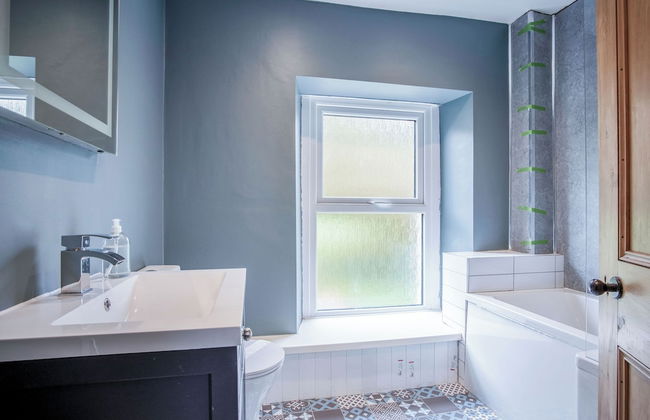 Hill House - 4 Bedroom - Llanrhidian - Photo 56