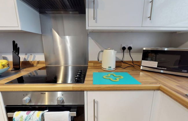 Stayzo 2BR House Accommodation in Peterborough - Foto 16