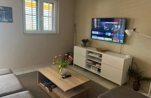 Red House Apartment With Swimming Pool - Photo 4