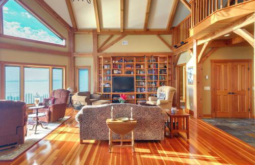 Lake View Champlain Home with Hot Tub and Sauna! - Foto 6