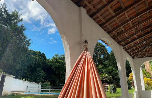 Casarão Miguel Pereira - Refúgio na Natureza com Lareira Externa, Piscina, Fondue e Amplo Jardim - 12 Min do Parque Terra dos Dinos - Foto 32