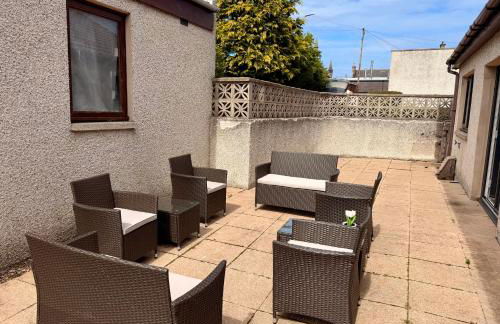 Modern Coastal Retreat, 5-Bedroom, 4-Bathroom Home, with Parking in Portsoy - Foto 34