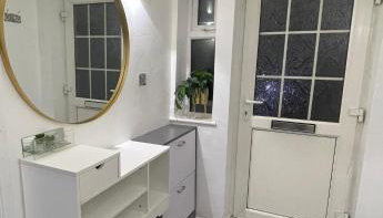 Newly refurbished modern 2 bedroom flat - Foto 2