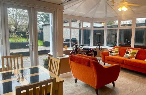 Two bedroom detached bungalow with conservatory - Foto 1