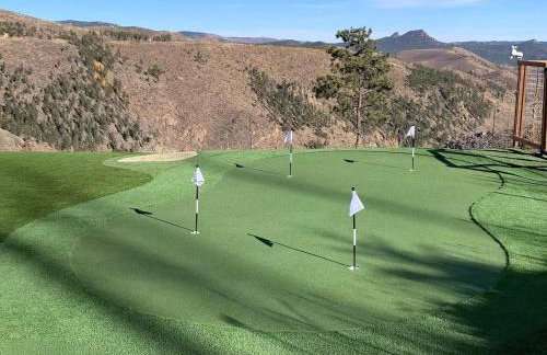 Hot Tub and Scenic Views at The Bailey Lodge - Foto 52