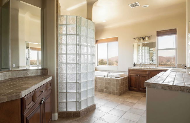 Sangiovese By Avantstay Spectacular Estate w/ Pool, Hot Tub & Putting Green - Photo 31