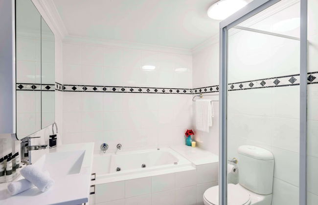 Oaks Sydney Castlereagh Suites - Photo 17