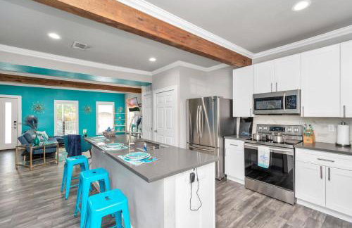 Prolific Blue Oasis near Med Ctr Dwntwn Galleria - Photo 29