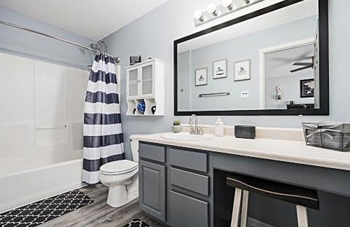 The Cozy Charcoal Cottage - with Garage - Family Friendly - Foto 28