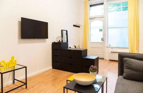 SPACIOUS Two BR plus AC plus SelfCheckIn - Foto 6