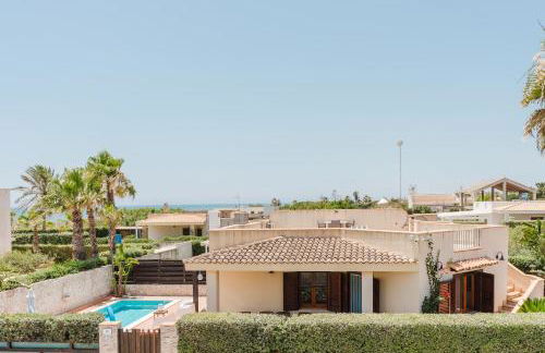 The Song Of The Waves with Pool - Foto 24