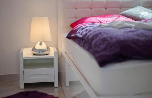 La Perla Apartments - Photo 30