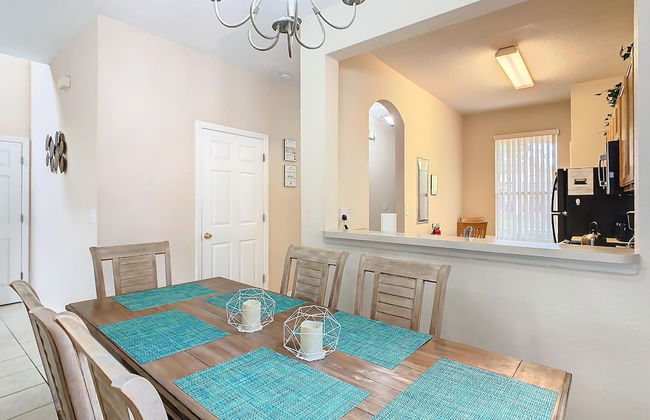 Family Getaway 4BR Townhome by Old Town - Foto 14