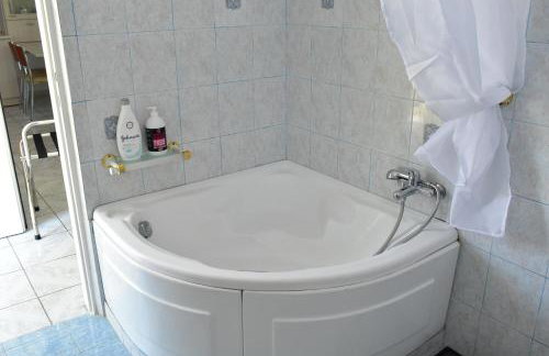 White Clam Vintage House with sea view & garden - Photo 10