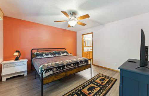 Dog-friendly 6-acre 5BR 3BA home, game room, deck, Wisconsin Dells 10min - Foto 23