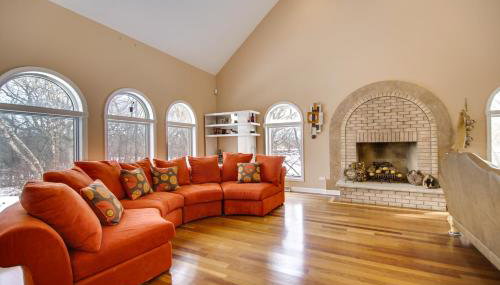 Hot Tub and Sauna Hoffman Estates Villa in Elgin! - Foto 4