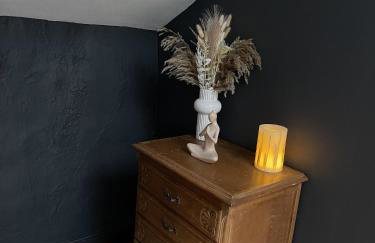 Stunning 2-bedroomed Cottage - Photo 48