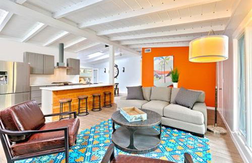 Shores Perfection - Spa, AC, Pet Friendly, Parking, Fire Pit & Massive Private Yard! - Foto 1