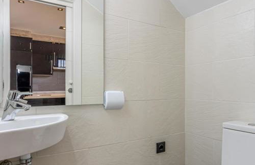 Casa moderna con piscina, Wi-Fi, AA, barbacoa y parking en Sant Pere Pescador - ES-89-73 - Foto 3