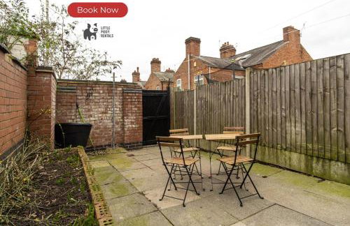 2 Bedroom Home with WiFi, Private Yard and Street Parking - Foto 17