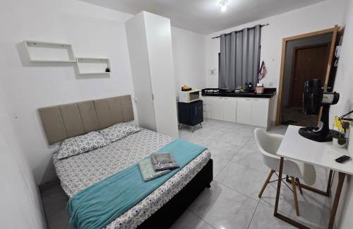 Flat completo a 5 minutos apé de mercado, farmácia - Foto 21