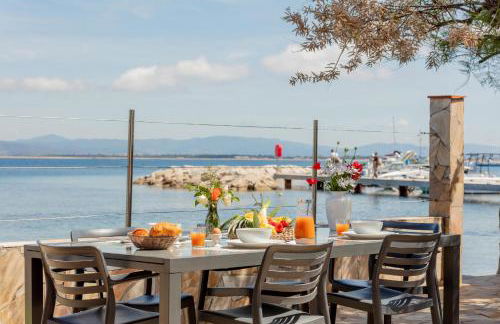 Le Cigalou, authentique cabanon de pêcheur en bord de mer avec sa terrasse spacieuse et aménagée - Foto 1