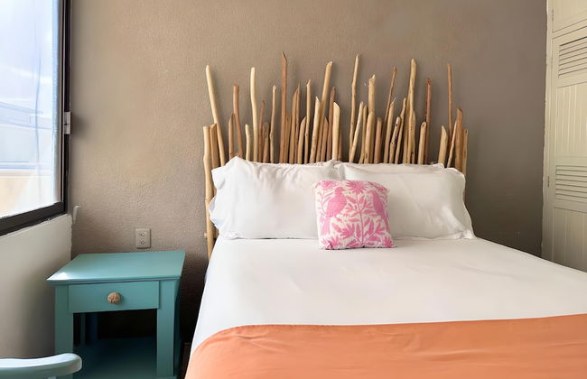 Beachfront and Ocean View Apartment - Photo 7