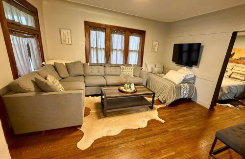 Home 7 beds, 2 baths Farmstay at Pygmy Goat Farm Byron Center Michigan - Foto 13