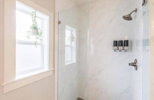 Lindale Charming Home Sleeps 4 Yard WiFi - Foto 25