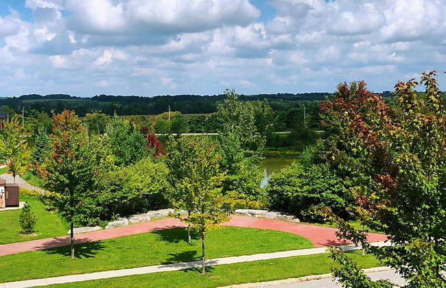 Entire 3 Bedroom Townhouse in Markham - Photo 20