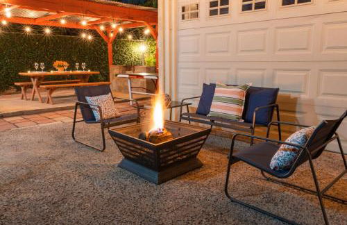 LA Karaoke Fire Pit Ping-Pong Cowboy Pool - Foto 5