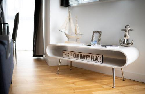 Seaview, Luxury apartment, 2 min walk to Porth Beach - Foto 13