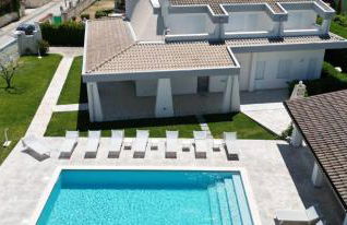 Direzione Sud - Fontane Bianche - Foto 1