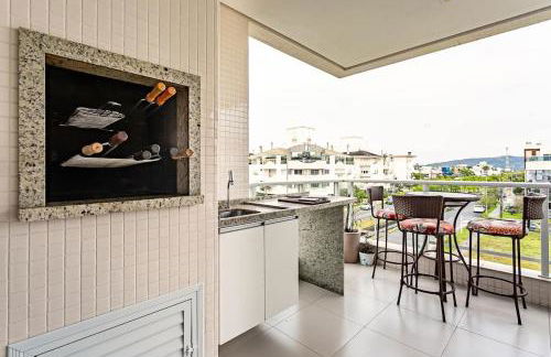 Apto 2Q e churrasq. 800m da praia de Jurerê SGA202 - Foto 2