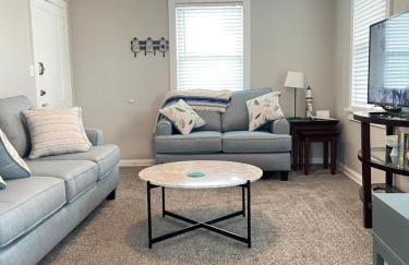 Seas the Day - 4 blocks to the beach, restaurant, and bar district - great deck and outdoor space!! - Foto 26