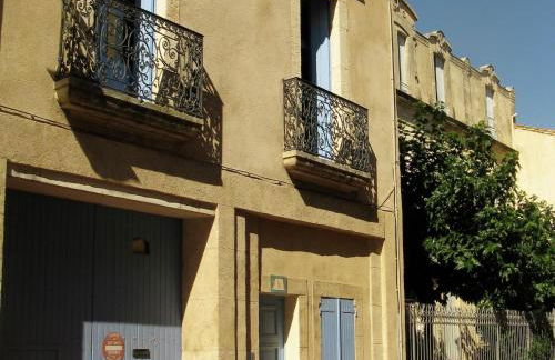 Old wine storehouse with terrace and garden - Foto 7