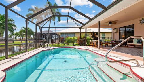 Pelican Paradise! Waterfront, BBQ, Heated Pool, King Bed, Luxury, Family Fun & More - Foto 2