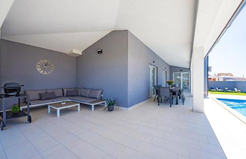 Serenity home Villa Tea with heated pyrolysis salt water - Foto 6