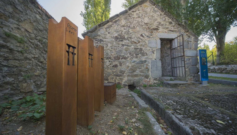 Tour del Acueducto de Segovia y el desarenador de San Gabriel - Photo 2, Entrada a uno de los desarenadores del Acueducto de Segovia