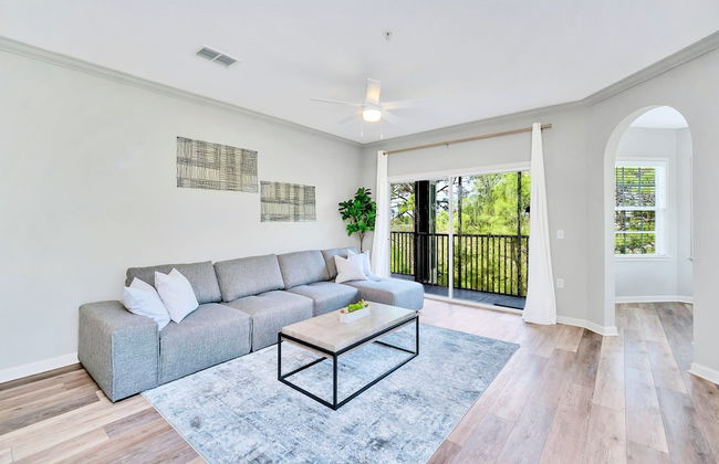 Upstay - Condo Near Disney w Games Pool Sauna - Photo 2