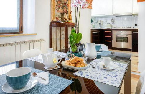 Amazing Apartment In Bettolle With Wifi - Photo 12