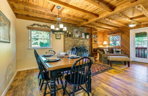 Hot Tub and Fire Pit Cozy Cabin in Maggie Valley - Foto 7