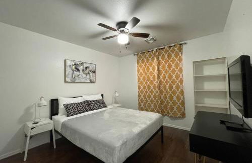 Gorgeous Abode 3 Bedrooms Hide-out in Mesa - Photo 42