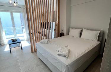 Phil's Apartments - Photo 1