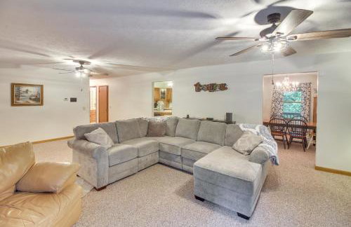 Family Home w/ Game Room! 1 Mi to Dale Hollow Lake - Foto 5