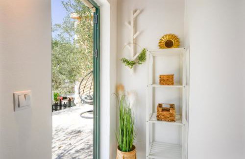 Mila and Jurija Formenti 2 apartments in heart of nautic marina, with heated swimming pool May till October, bikes, Sup, kajak, free parking in our garden - Photo 40