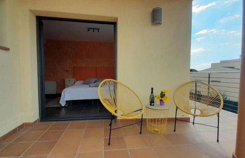 Villa Mediterránea con Cinco Dormitorios y Piscina - Foto 18