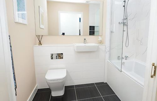 Waterfront- London Greenwich o2 Arena 2 Bed Flat - Photo 9
