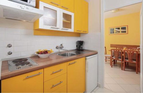 Cozy Apartment In Umag With Wifi - Photo 4